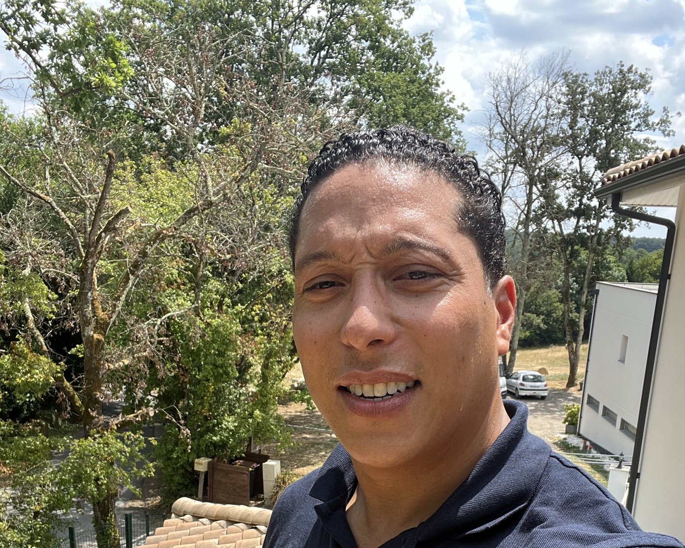 Fabien, fondateur de Bordeaux Borne, sur un chantier en Gironde